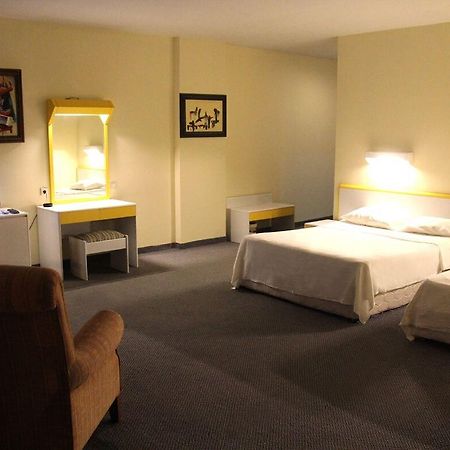 Merlin Beach Park Hotel Tosmur Esterno foto