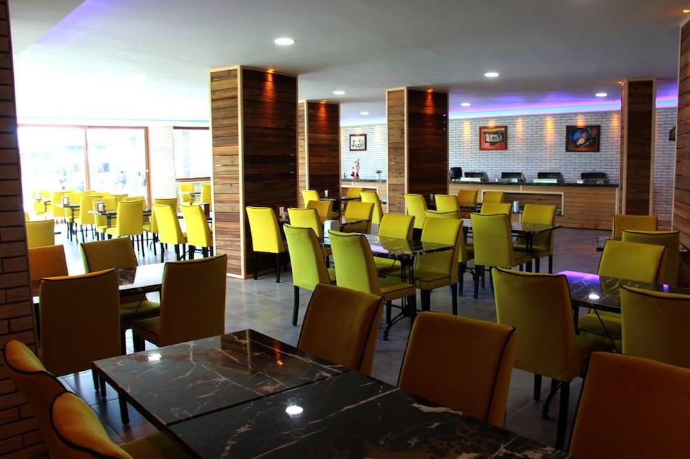 Merlin Beach Park Hotel Tosmur Esterno foto